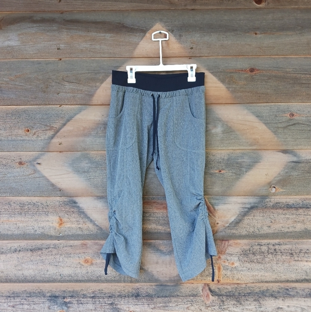 ATHLETA Allegro Capri Pants Ruched Cinch Sides Gray Mid Rise  Sz 0 Athletic Yoga